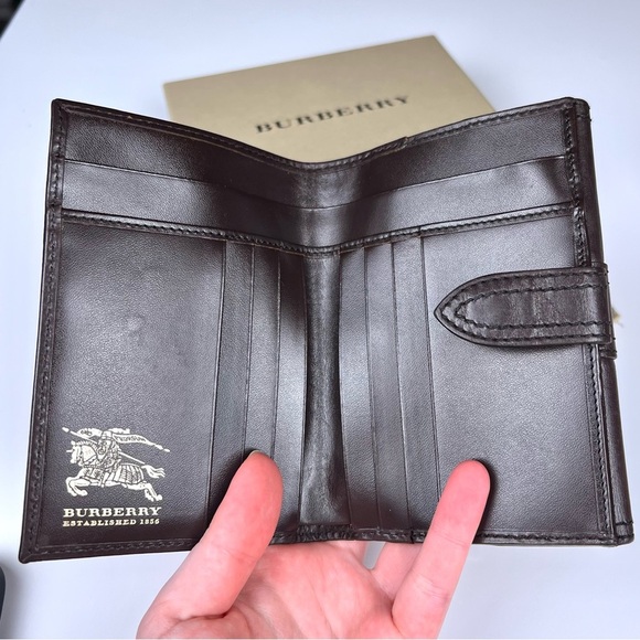 Full inclusion Burberry Compact Wallet - Picture 5 of 6